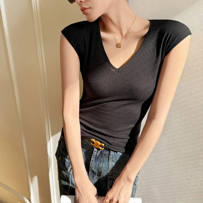 T-shirt for Women 2025 Summer New V-neck Front Shoulder Slim Fit Slim and Hiding Secondary Breast Basic Temperament Top