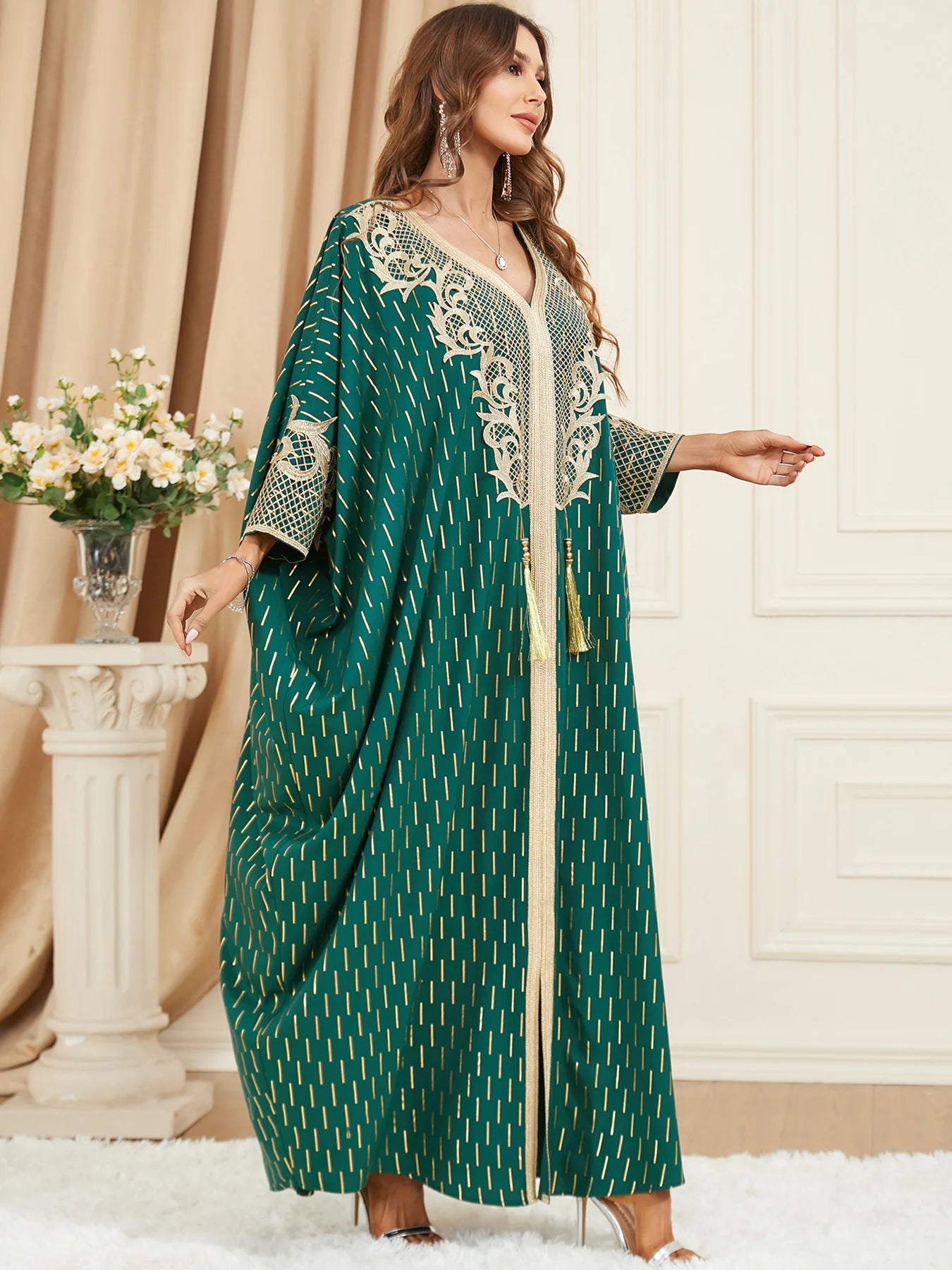 Muslim Dresses Women Elegant Long Robe Middle East Dubai Loose Abaya Bat Sleeve V-neck Tassel Evening Dress Femme Party Vestidos