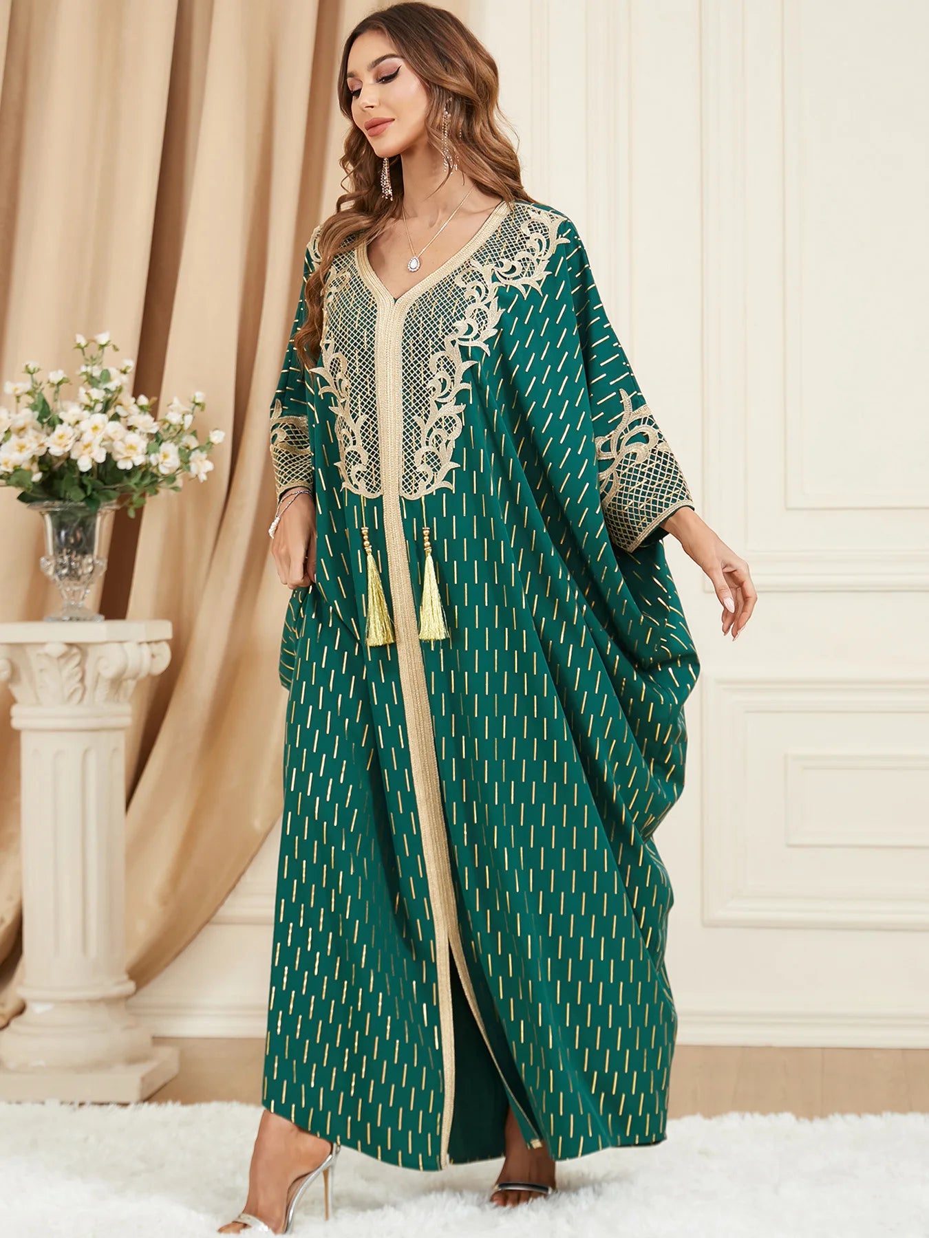 Muslim Dresses Women Elegant Long Robe Middle East Dubai Loose Abaya Bat Sleeve V-neck Tassel Evening Dress Femme Party Vestidos